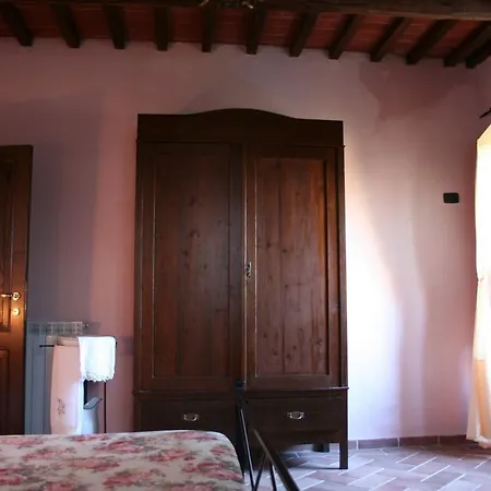 Antico Casale Pozzuolo בית חווה